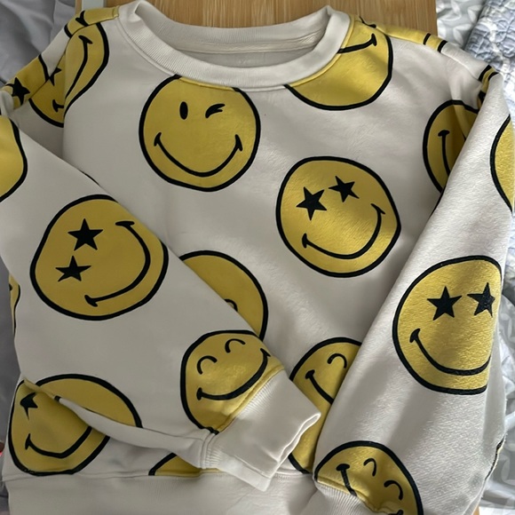 Gap kids smiley sweatshirt Size M (8) - Picture 2 of 3